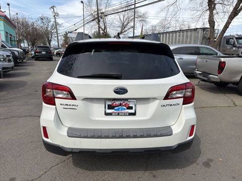 Used 2016 Subaru Outback 2.5i Limited AWD/4WD image 5