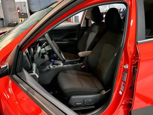 Certified 2025 Hyundai Kona SEL image 18