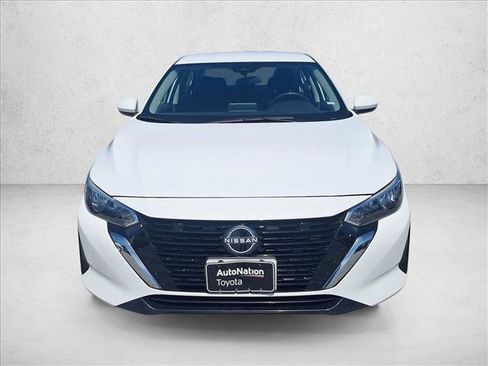 Used 2024 Nissan Sentra SV FWD image 2