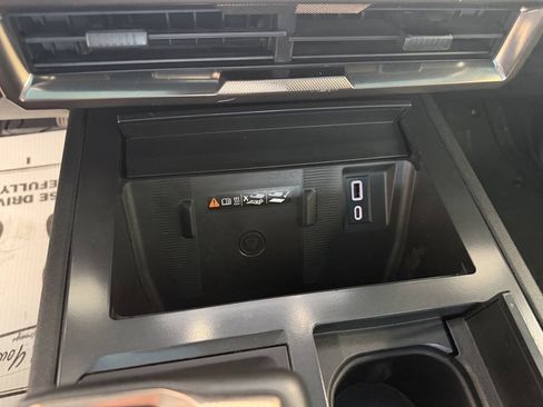 Used 2025 GMC Hummer EV 2X AWD/4WD image 24