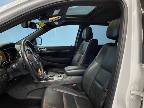 Used 2018 Jeep Grand Cherokee Limited image 9