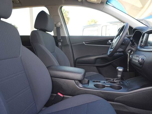 Used 2019 Kia Sorento L image 15