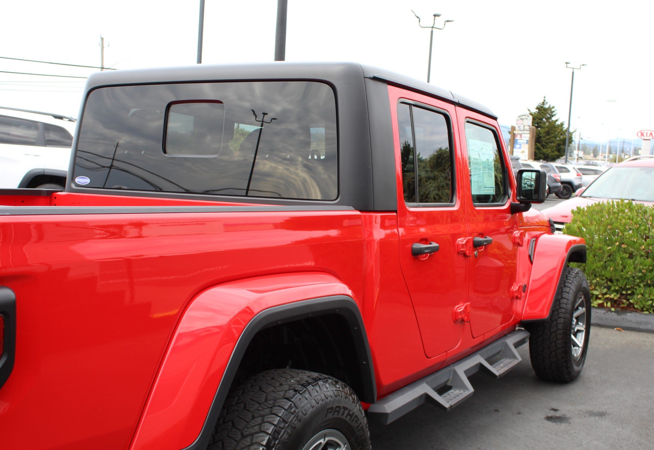 Used 2024 Jeep Gladiator Sport AWD/4WD image 7