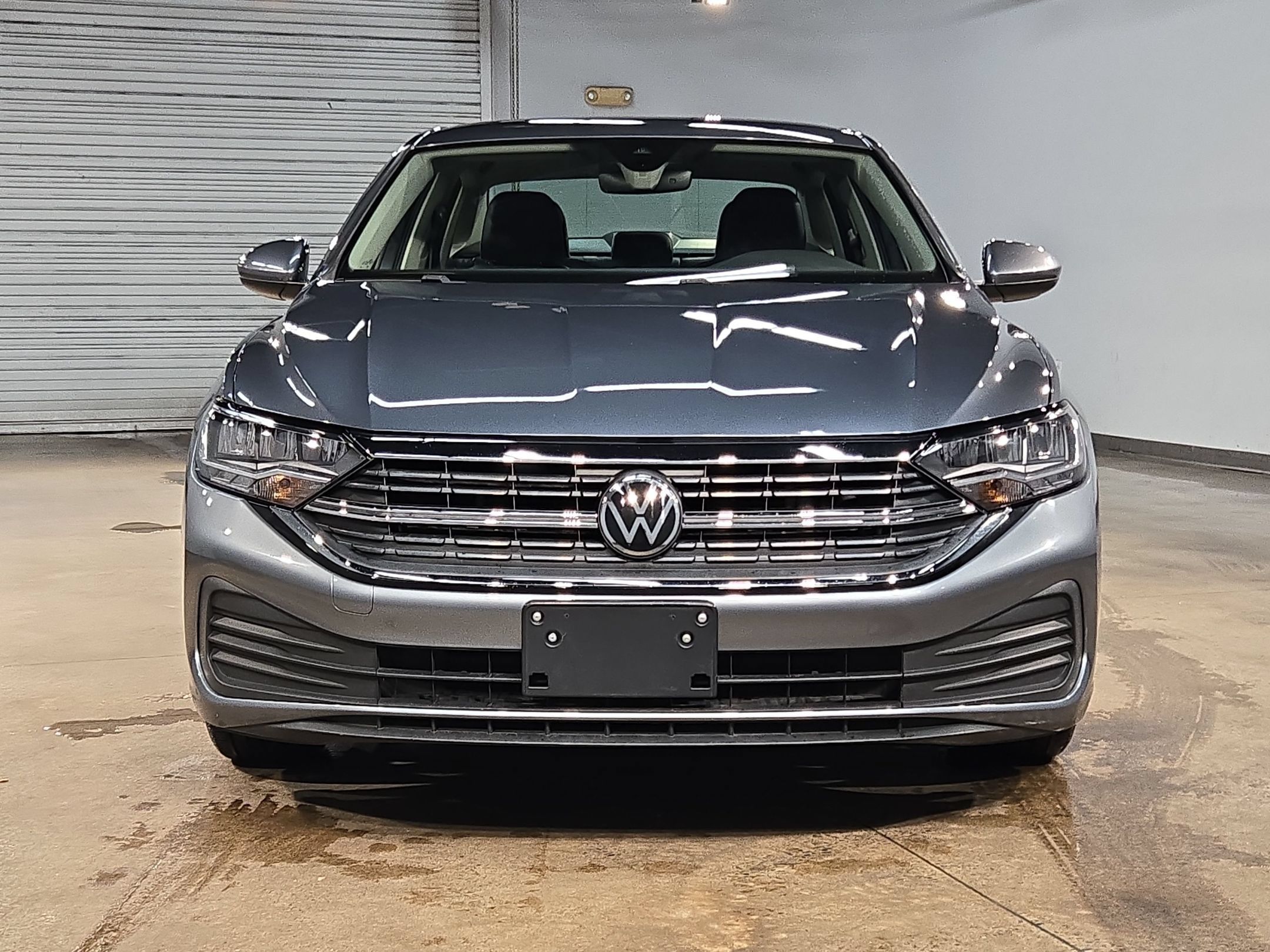 Used 2024 Volkswagen Jetta SE FWD image 2