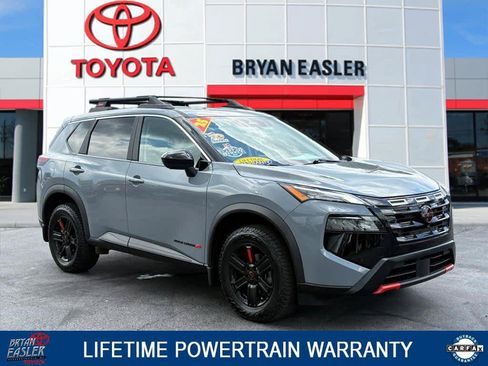 Used 2025 Nissan Rogue SV AWD/4WD image 1