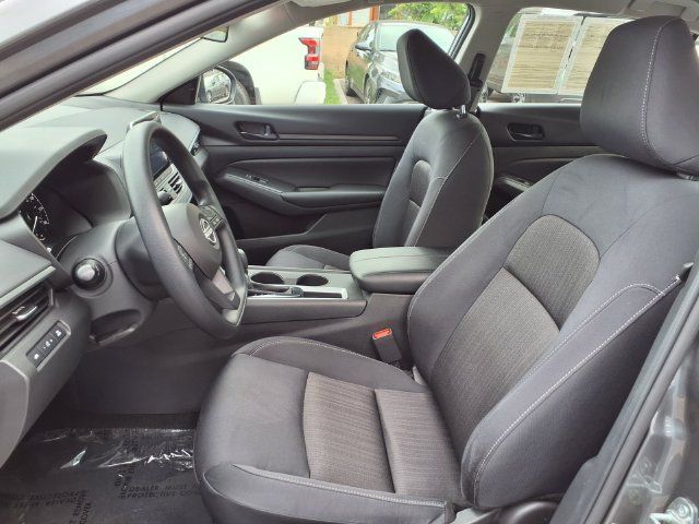 Used 2025 Nissan Altima 2.5 S FWD image 15
