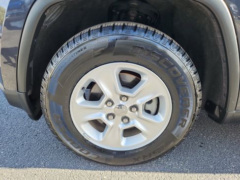 Used 2014 Jeep Grand Cherokee Laredo w/ Quick Order Package 23E image 26