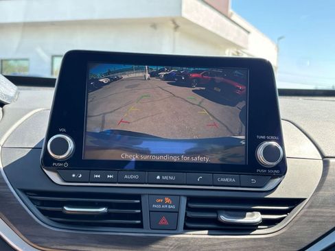 Used 2025 Nissan Altima 2.5 SV FWD image 23