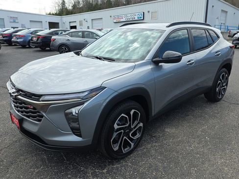 New 2026 Chevrolet Trax RS image 4