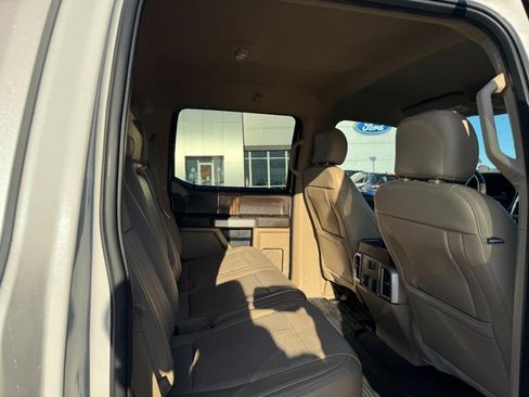 Used 2019 Ford F150 Lariat image 10