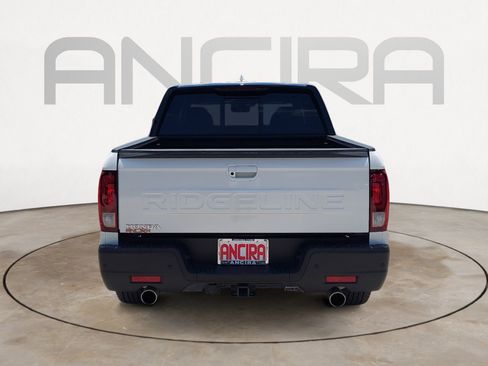Used 2025 Honda Ridgeline Black Edition image 9