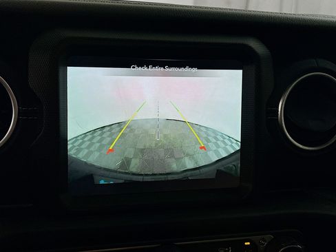 Used 2022 Jeep Wrangler Sahara image 22