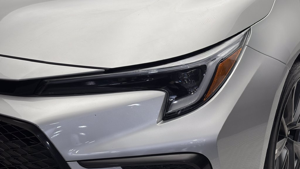 Certified 2025 Toyota Corolla SE FWD image 3