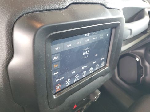 Used 2020 Jeep Renegade Altitude AWD/4WD image 25