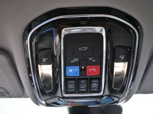 Used 2022 Jeep Grand Cherokee Summit w/ MOPAR Finishing Package AWD/4WD image 30
