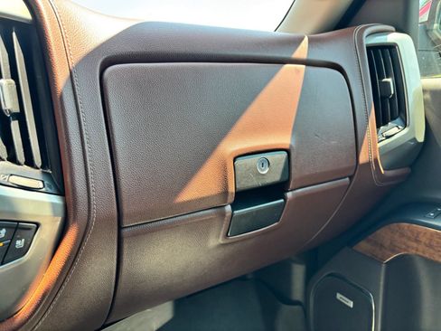 Used 2017 Chevrolet Silverado 1500 High Country AWD/4WD image 30