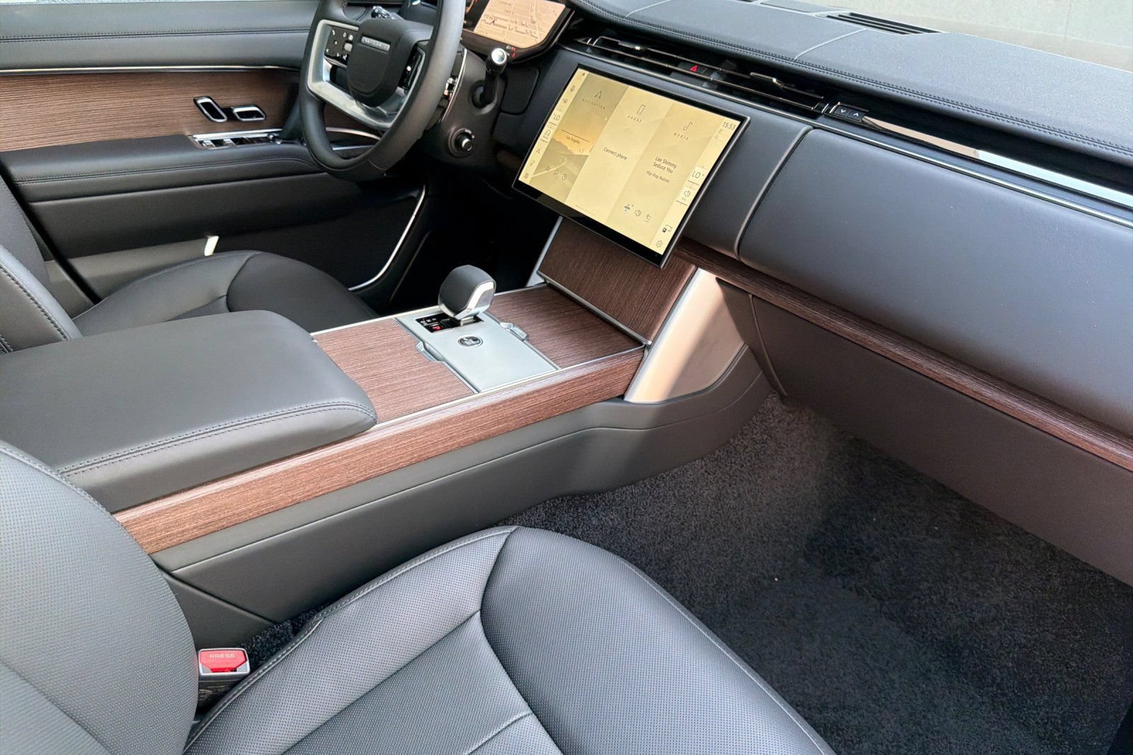 New 2026 Land Rover Range Rover SE AWD/4WD image 56