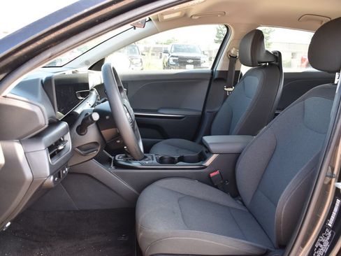 Used 2025 Kia K4 FWD image 6