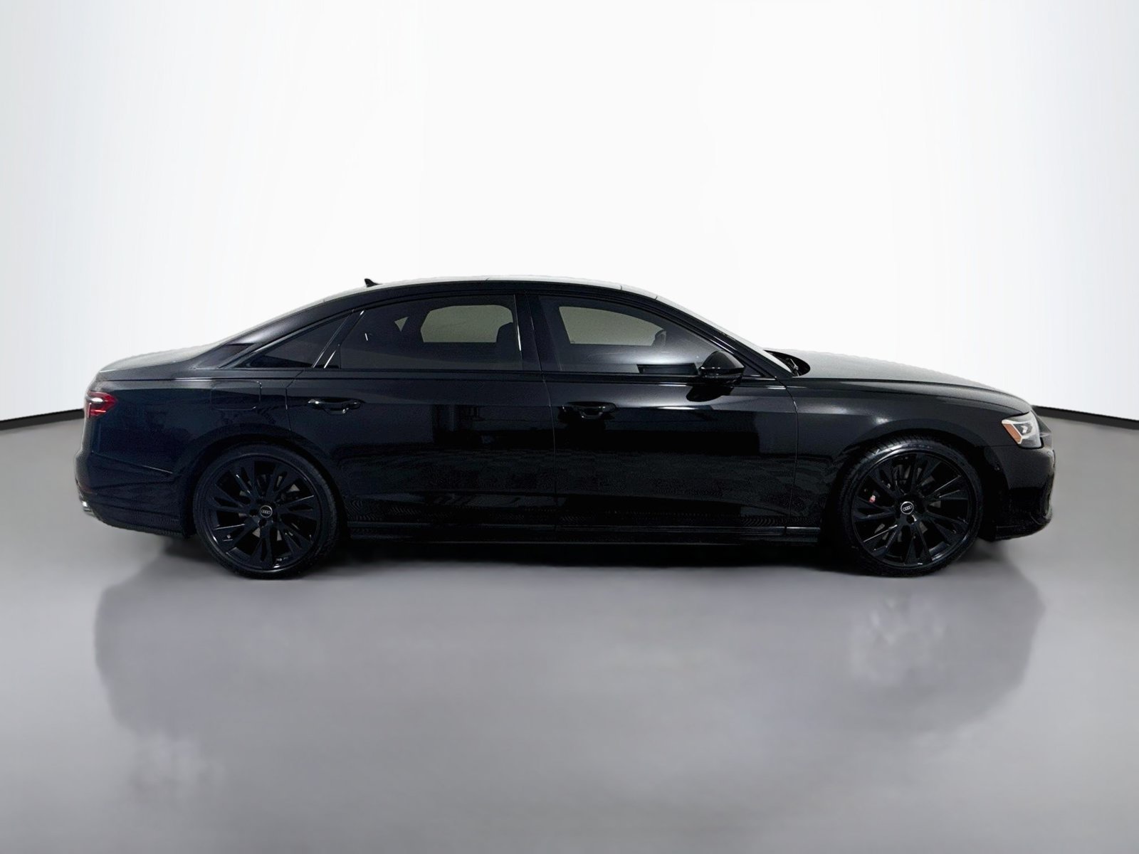 Certified 2025 Audi S8 w/ Executive Package AWD/4WD image 8