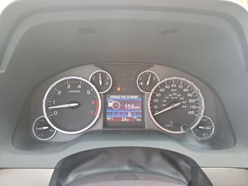 Used 2017 Toyota Tundra SR5 w/ SR5 Upgrade Package RWD image 41