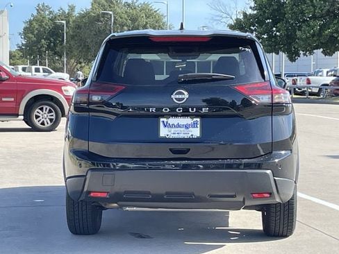 Used 2025 Nissan Rogue SV FWD image 5