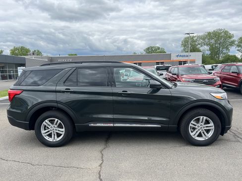 Used 2024 Ford Explorer XLT w/ Equipment Group 202A image 2