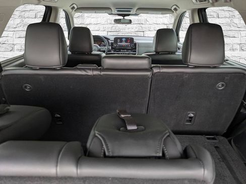 Used 2022 Nissan Pathfinder SL FWD image 13