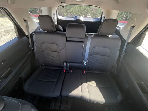 Used 2025 Nissan Pathfinder SV image 41