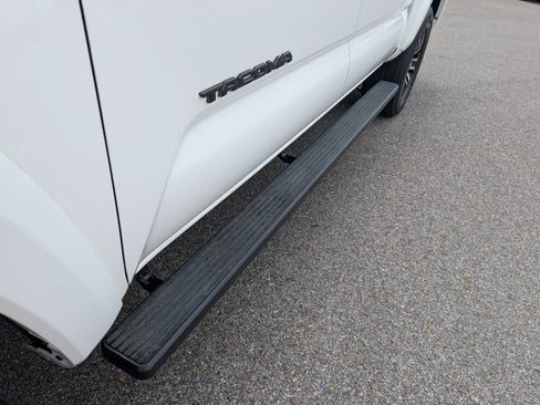 Used 2023 Toyota Tacoma TRD Sport w/ Technology Package RWD image 9