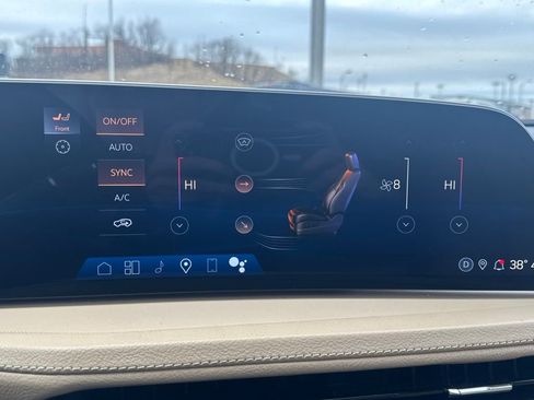 Used 2024 Cadillac XT4 Luxury w/ Cold Weather Package image 44