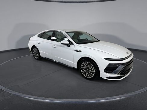 Certified 2025 Hyundai Sonata SEL FWD image 2
