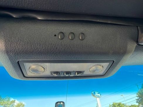 Used 2005 Ford Thunderbird RWD image 20