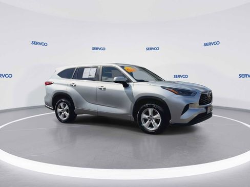 Used 2023 Toyota Highlander L image 9