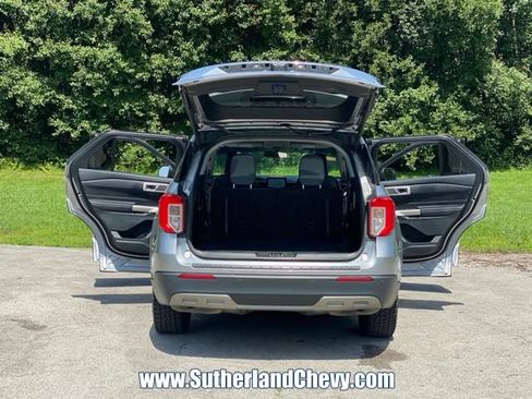 Used 2021 Ford Explorer XLT w/ Equipment Group 202A AWD/4WD image 43