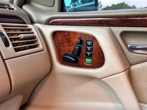 Used 1999 Mercedes-Benz E 320 4MATIC Wagon image 26