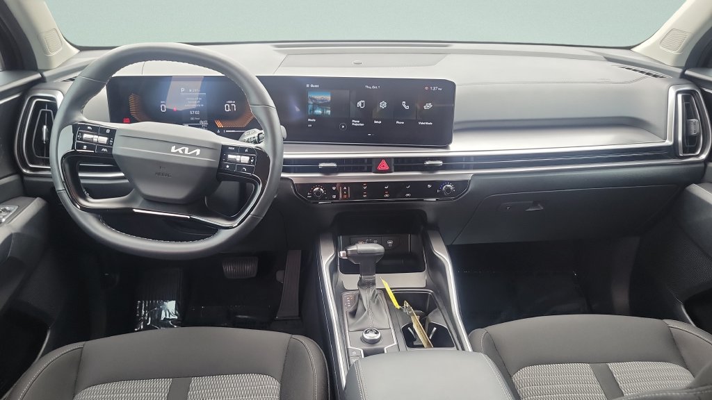 Used 2026 Kia Sorento LX FWD image 11