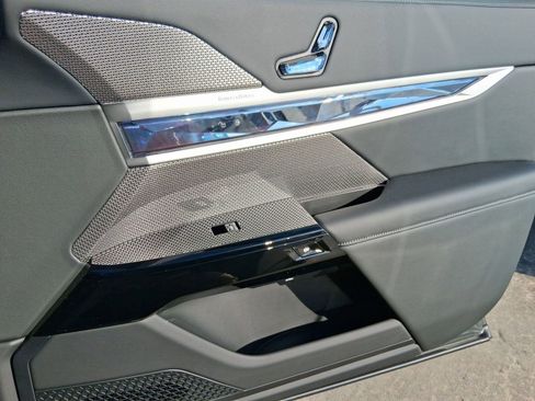 New 2026 BMW 750e xDrive w/ Executive Package image 30