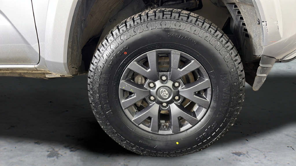 Used 2022 Toyota Tacoma SR5 AWD/4WD image 39
