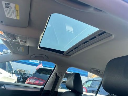 Used 2016 Volkswagen Jetta SE image 25