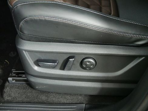 New 2025 Nissan Armada Platinum image 17