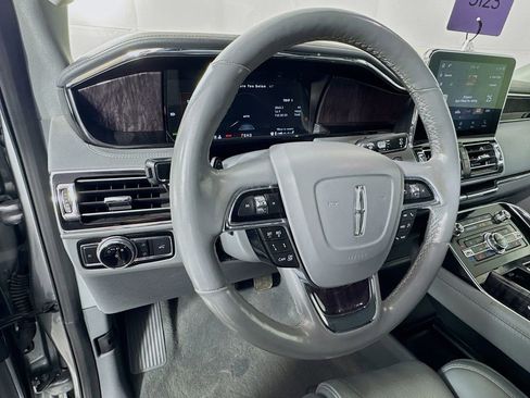 Used 2020 Lincoln Navigator Reserve w/ Luxury Package image 12