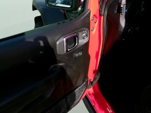 Used 2025 Jeep Wrangler Unlimited Rubicon 4xe w/ Convenience Group image 11