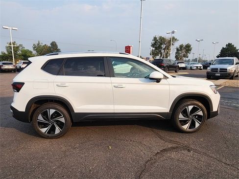 New 2025 Volkswagen Taos SE image 2