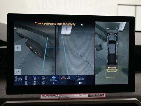 Used 2024 Toyota Tacoma Trailhunter image 18