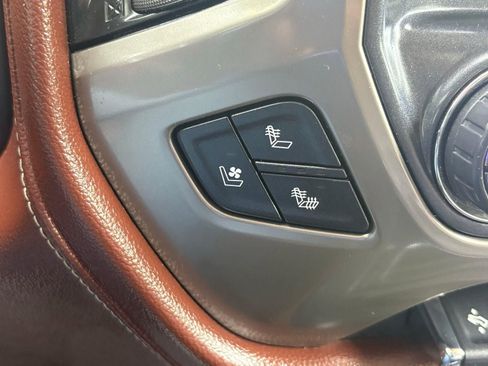 Used 2017 Chevrolet Silverado 1500 High Country image 40