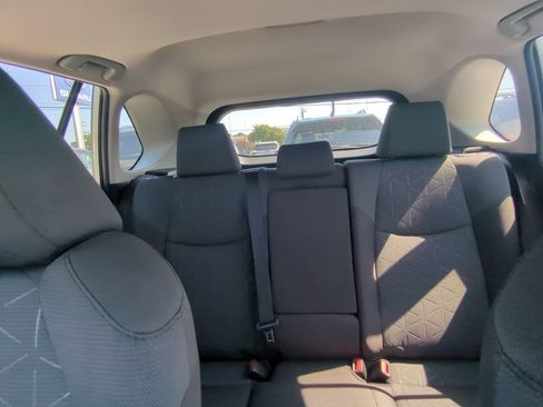 Used 2022 Toyota RAV4 XLE w/ Convenience Package FWD image 20