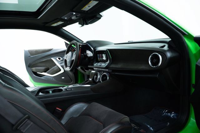 Used 2017 Chevrolet Camaro ZL1 RWD image 25