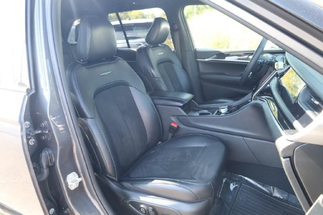 Used 2024 Jeep Grand Cherokee Trailhawk AWD/4WD image 21