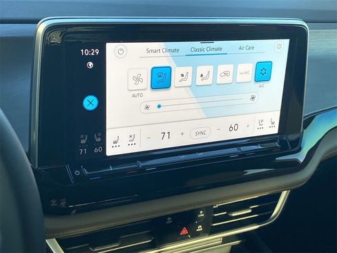 New 2026 Volkswagen Atlas Cross Sport SE image 24