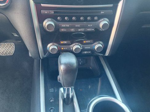 Used 2016 Nissan Pathfinder SV FWD image 30